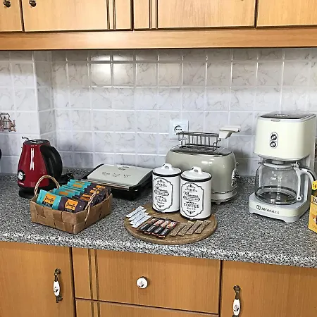 Zoe's House W/ Panoramic View 2br Ac 5min Walk Dt Apartment Karpathos Town (Pigadia)