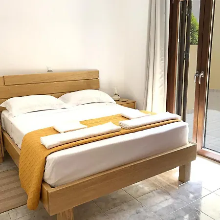 Daire Zoe's House W/ Panoramic View 2br Ac 5min Walk Dt Kerpe