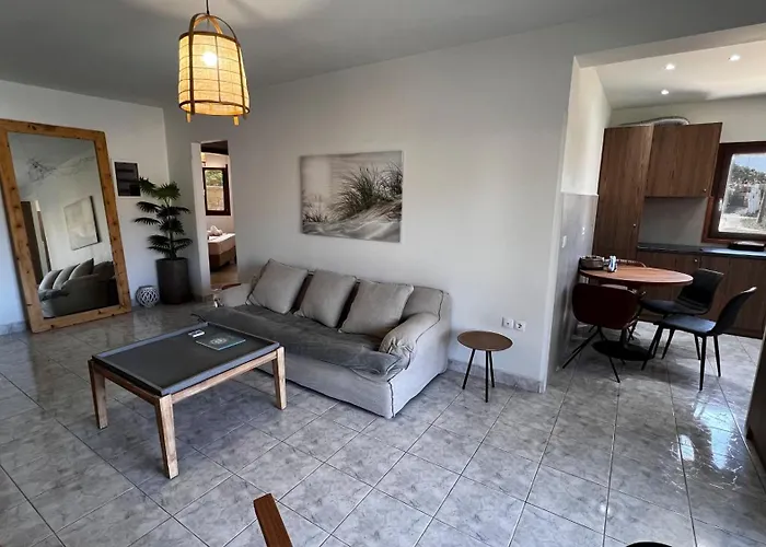 Zoe's House W/ Panoramic View 2br Ac 5min Walk Dt Karpathos Town (Pigadia)